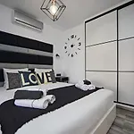 Panda House * بلايا ديل إنغلز