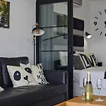 Panda House * بلايا ديل إنغلز