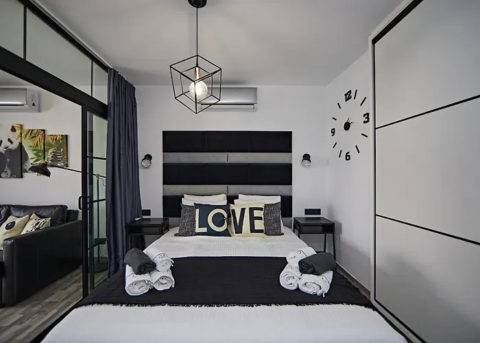 Panda House * Πλάγια ντελ Ινγκλές