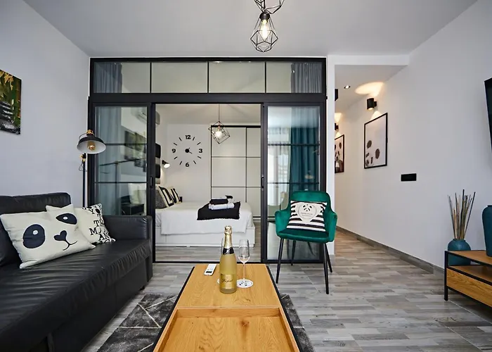 Panda House * Πλάγια ντελ Ινγκλές