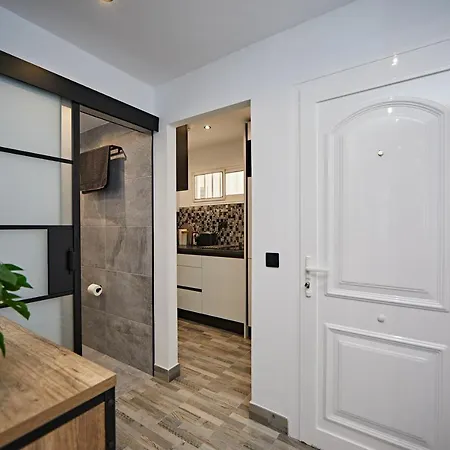 Panda House Апартаменти
